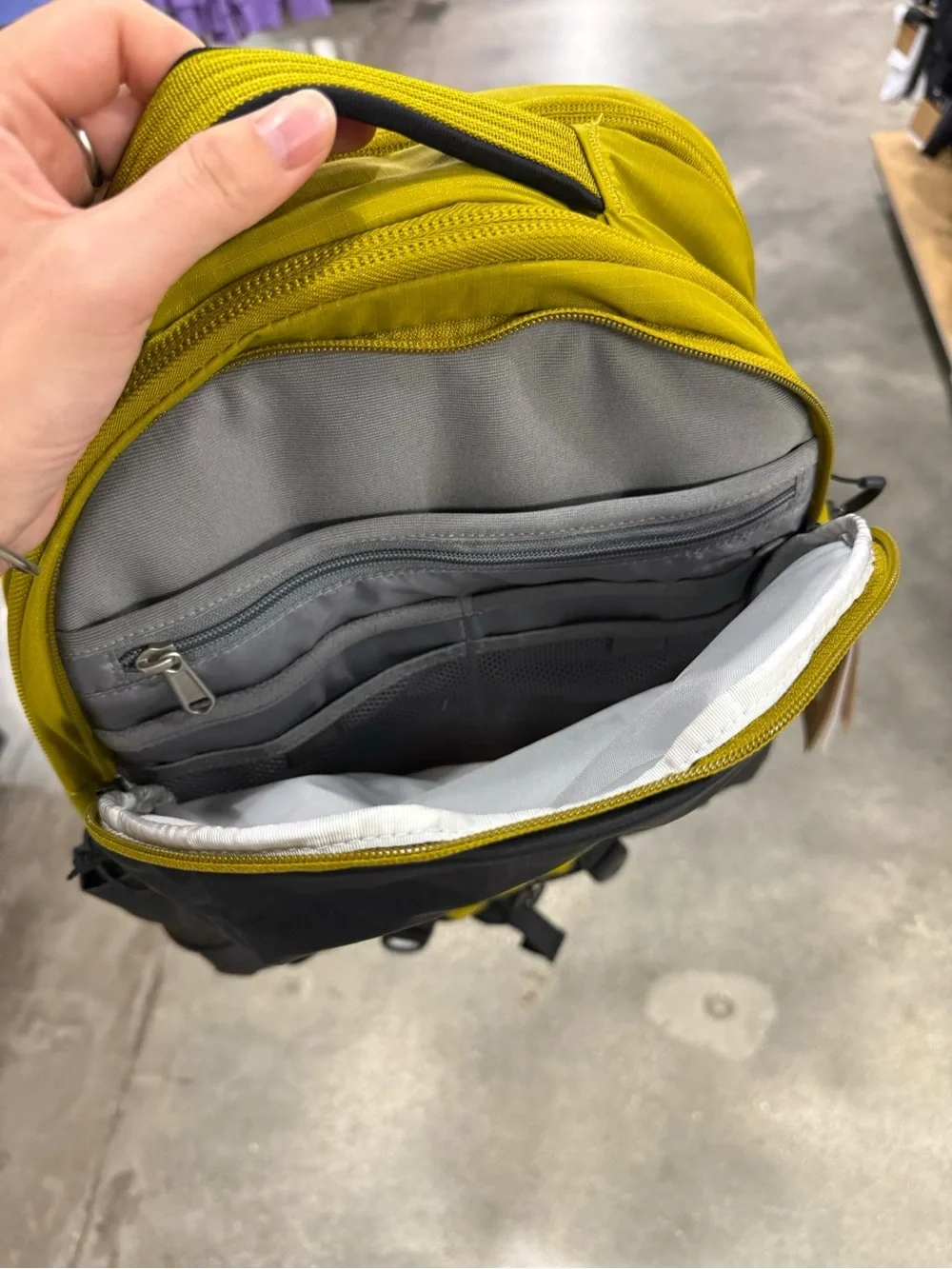 NWT！The North Face Yellow-Green & Black Daypack Backpack